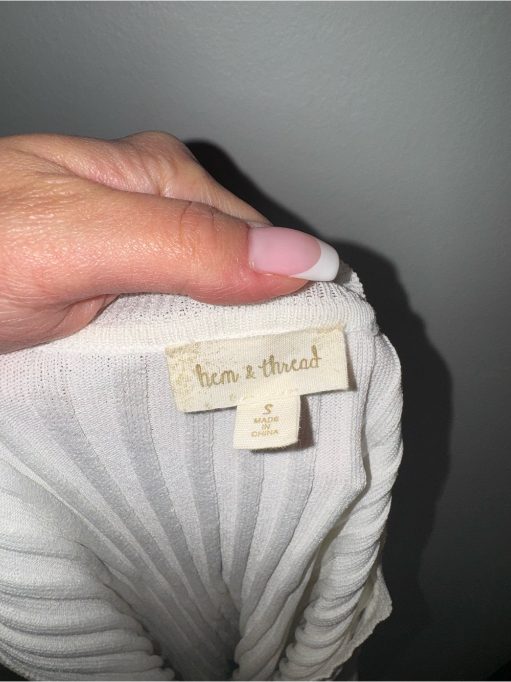 Hem & Thread Sleeveless Frill Top/Size Small - Picture 5 of 6